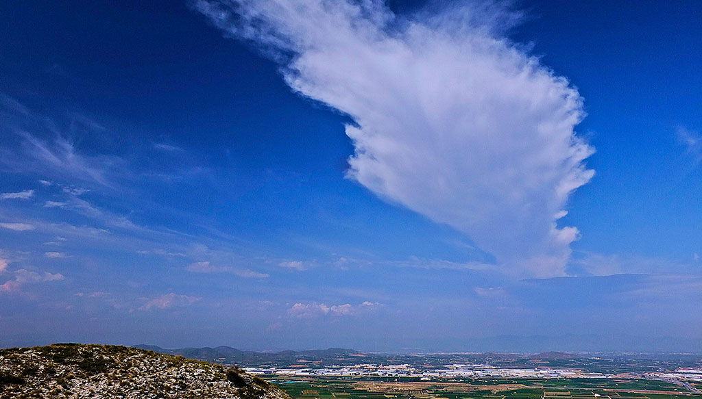 WINDGUST Nube plumosa. Viernes 21-09-2018